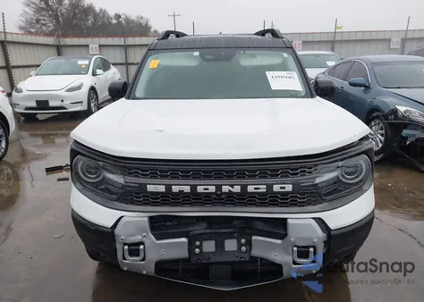 2025 Ford Bronco Sport Badlands z USA, uszkodzony, nr VIN 3FMCR9DA4SRE04959